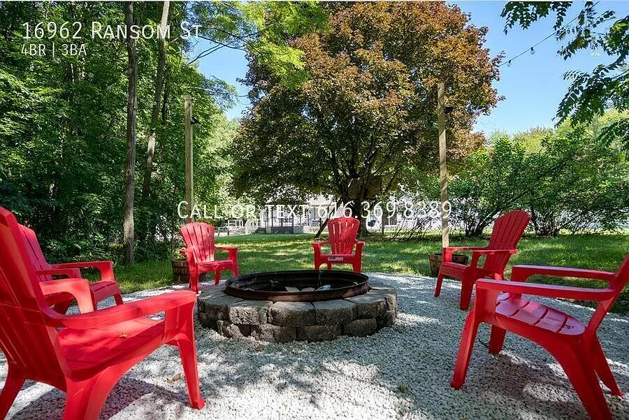 4 bed, 2208 sqft, $3,000 — Photo 2