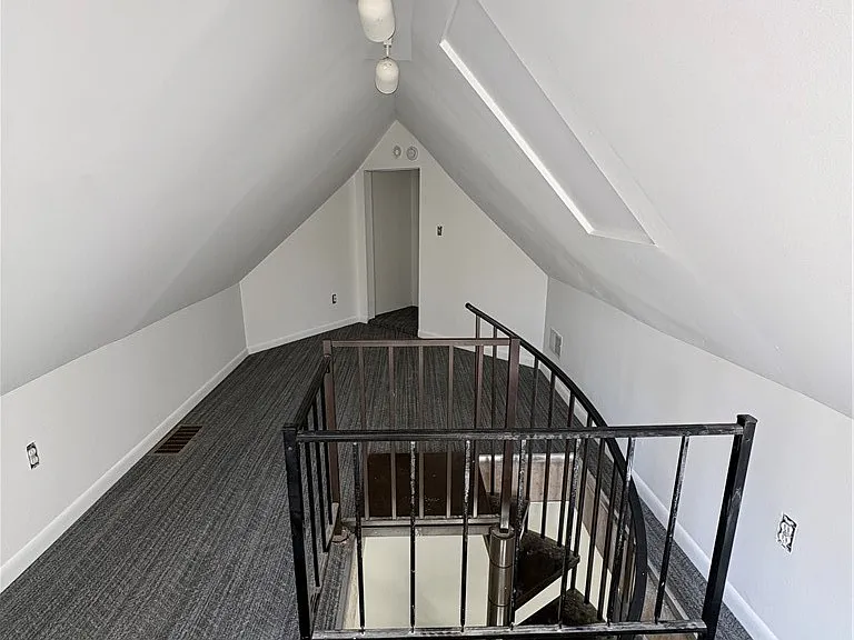 590 Richmond Ave #4 — Photo 11