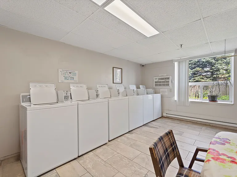 100 McFarlane Ave — Photo 13