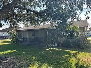 4 bed, 2.0 bath, 1719 sqft, $2,000 — Photo 4