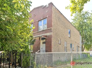 2504 N Linden Pl, Chicago, IL 60647