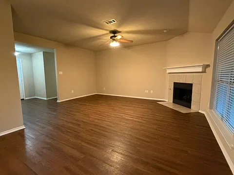 3 bed, 2103 sqft, $2,500 — Photo 4