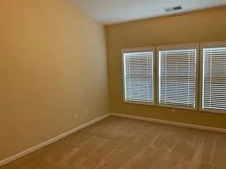 1335 Hampton Oaks Dr — Photo 12
