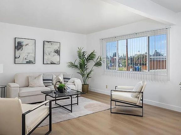 2nd image of 4422 Hardwood St #1