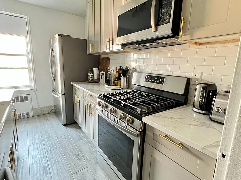 394 Avenue S #6A — Photo 2