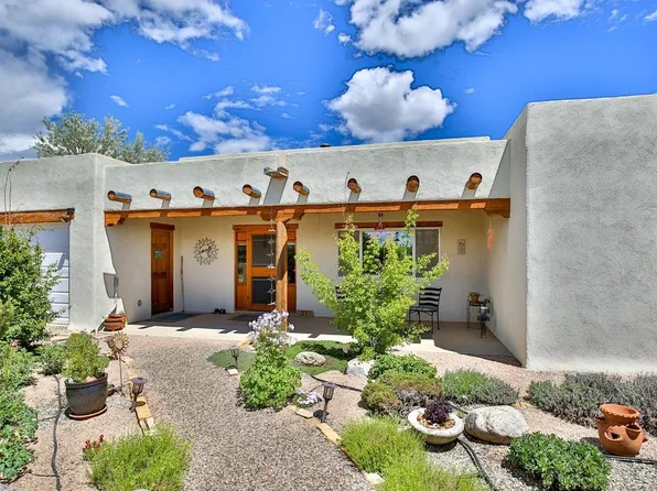 21 Sugar Ln, El Prado, NM 87529