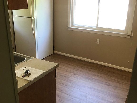 2nd image of 25039 Dale Ave