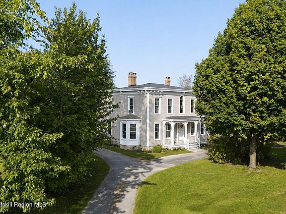 3rd image of 263 Maple Lane