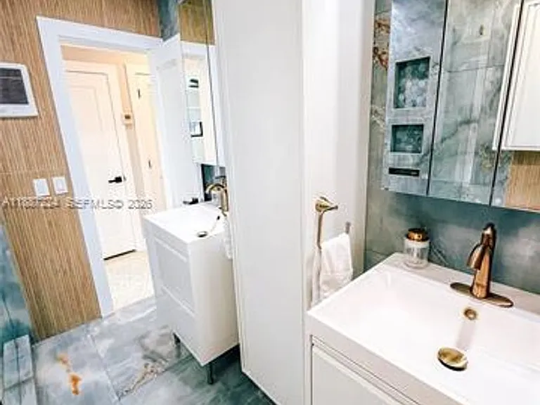 425 NE 103rd St — Photo 36