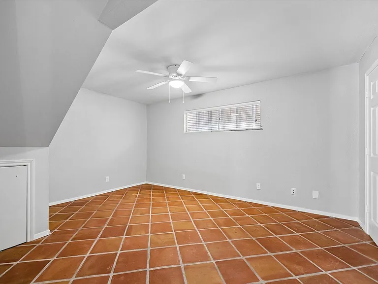 3502 Burlington St #13 — Photo 14