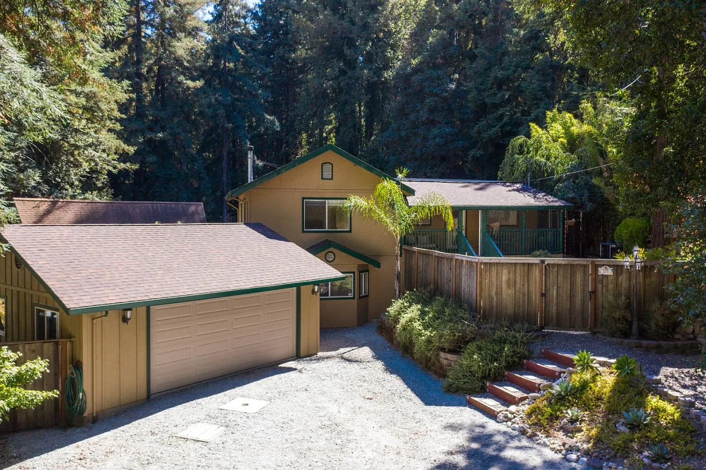 275 West Dr photo 1