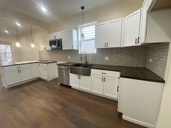 4th image of 1018 N Lawndale Ave