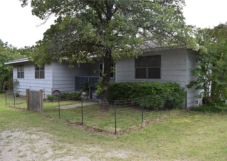 14212 Chaparral Rd. Come see this ADORABLE house by Lake Thunderbird!