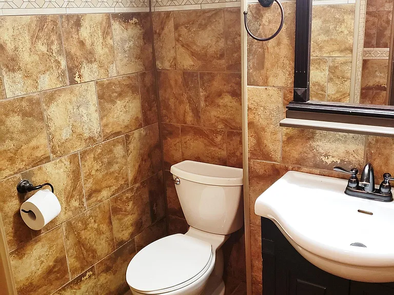 208 Ramsey Ln — Photo 24