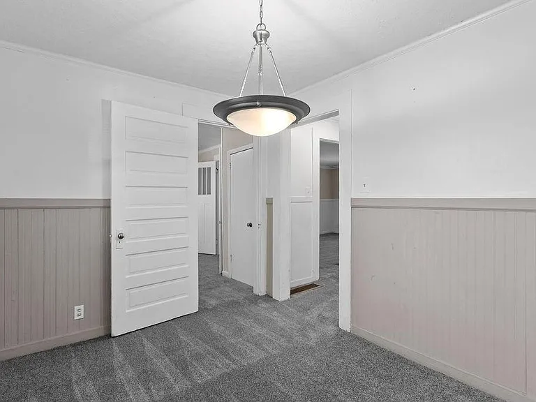 1742 Ware Ave — Photo 9