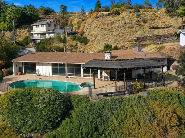 1300 Paseo Redondo, Burbank, CA 91501