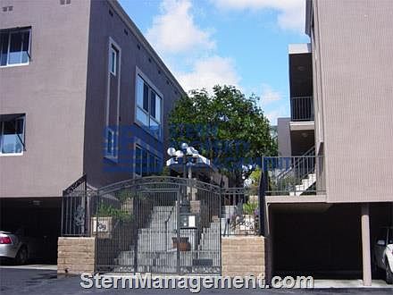1st image of 833 S Plymouth Blvd APT 3