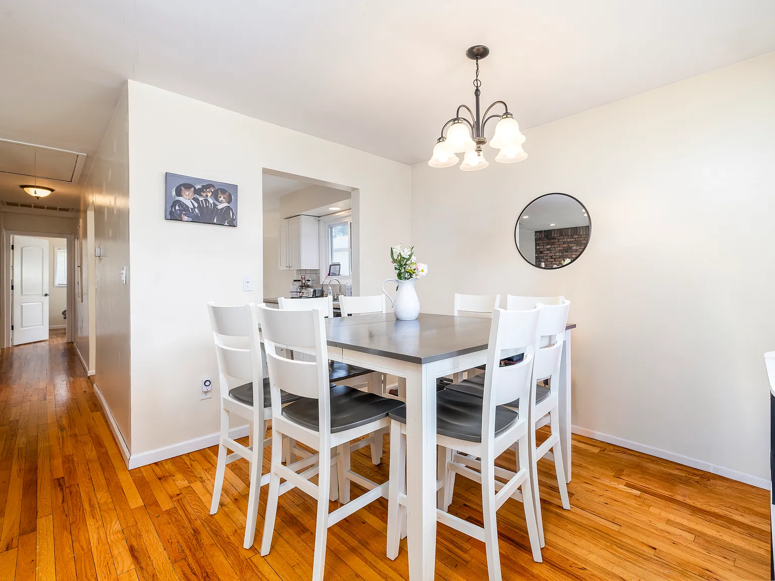 3 bed, 1034 sqft, $4,000 — Photo 4