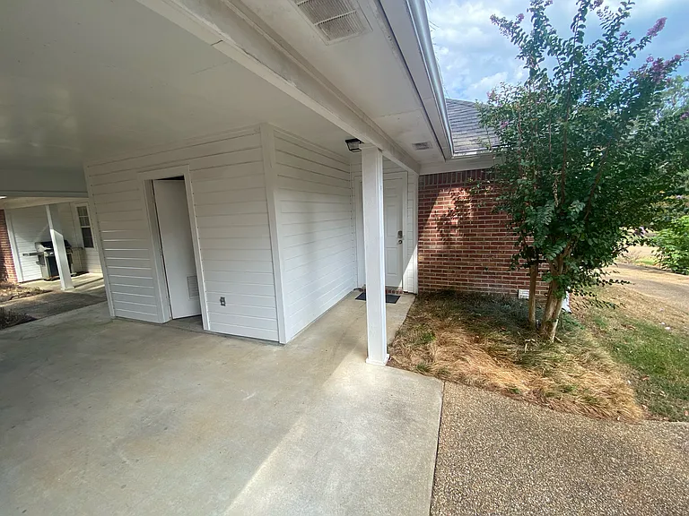 81 Sunline Dr — Photo 32