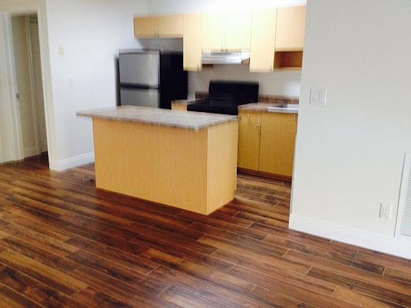 3rd image of 2014 N Waterway Dr