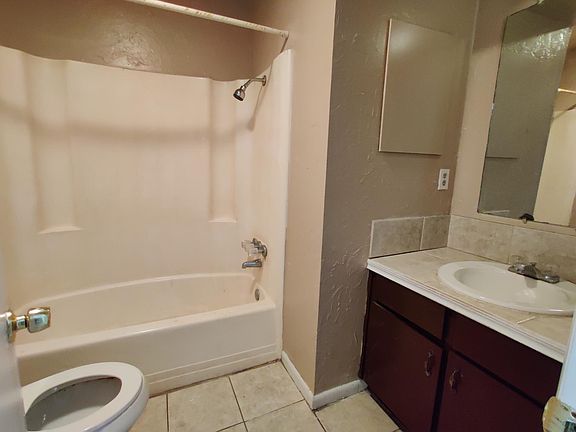 5th image of 2150 W Brooks St APT A