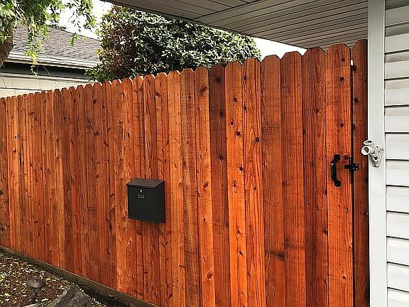 Front gate/enclosed yard