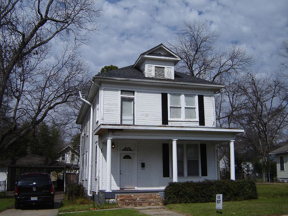 2nd image of 1102 Prospect St #House