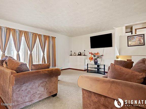 3rd image of 7890 Rimrock Dr