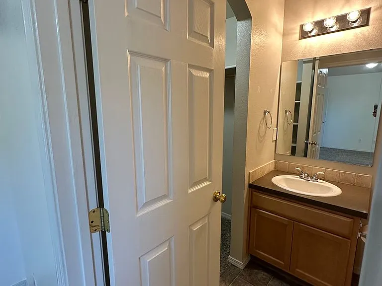 4258 S Glenmere Way — Photo 12