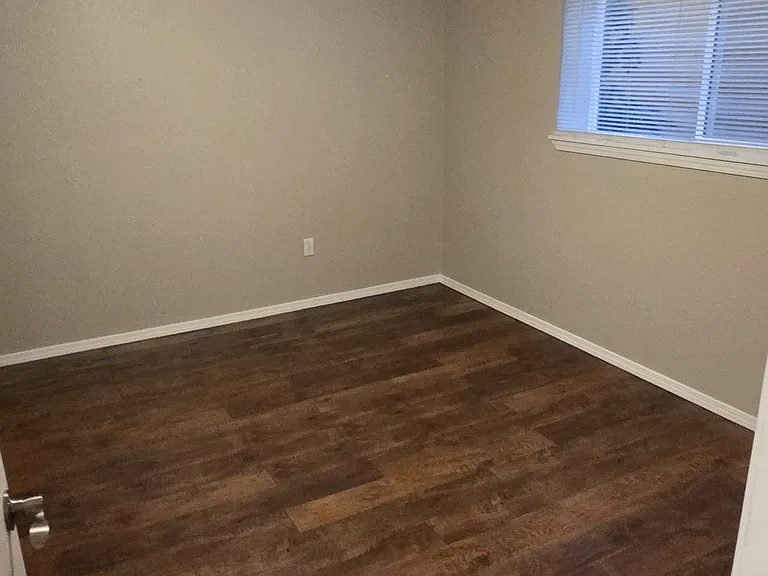 16943 NE 16th Pl — Photo 11