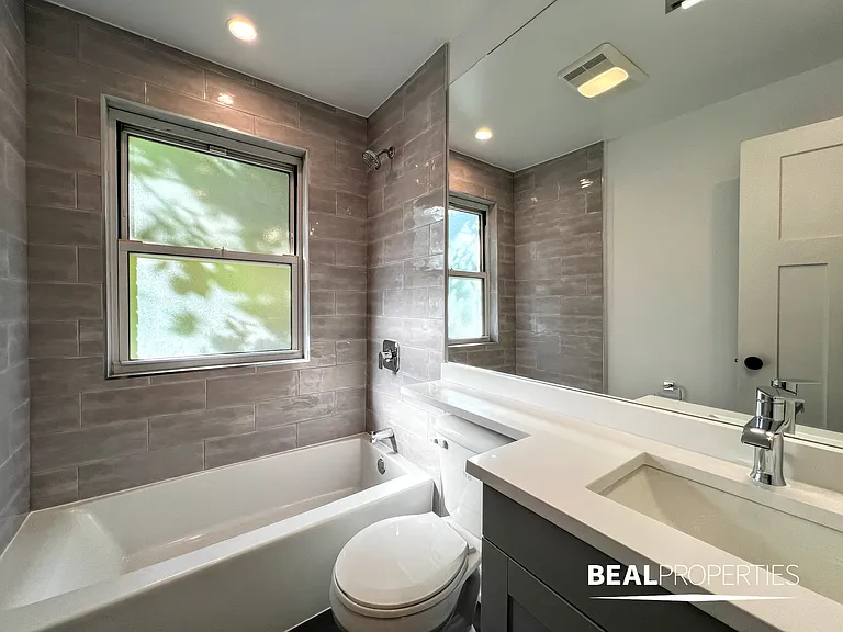 452 W Oakdale — Photo 79