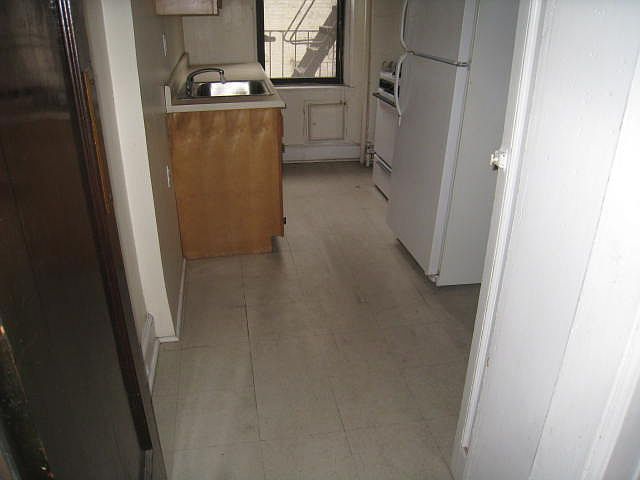 2nd image of 3076 35th St #2B