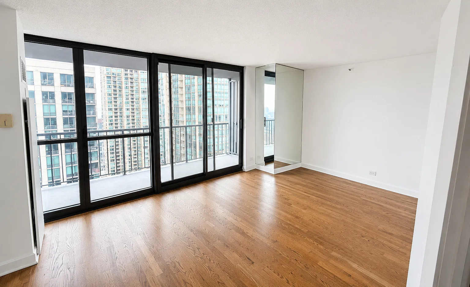 1 bed, 1093 sqft, $2,700 — Photo 4
