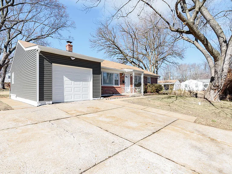 345 Aubuchon St — Photo 34