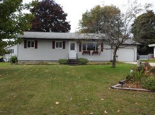 5 N Apple St, Hart, MI 49420