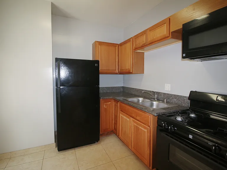 Westmoreland Apartments LLC — Photo 15