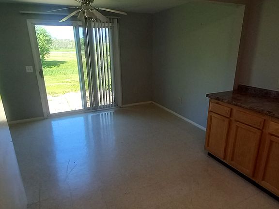 5th image of 25455 James St