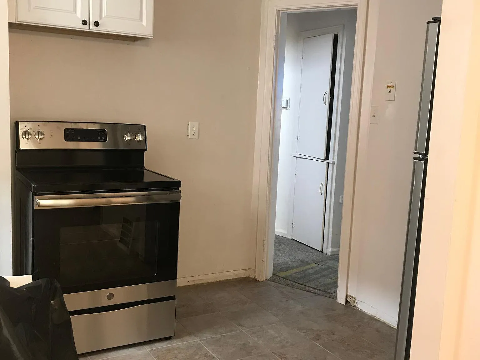3 bed, 953 sqft, $1,500 — Photo 2