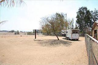 3rd image of 36560 Penfield Ln