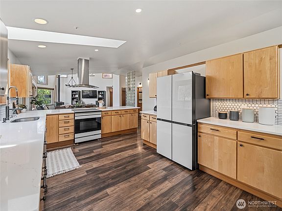 3rd image of 5201 Katherine Avenue SE