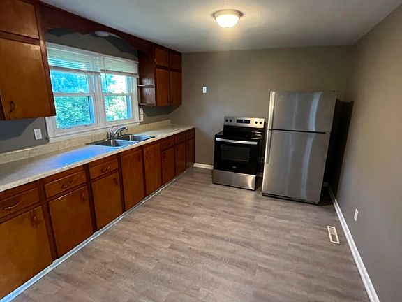 2nd image of 1623 Highridge Cir