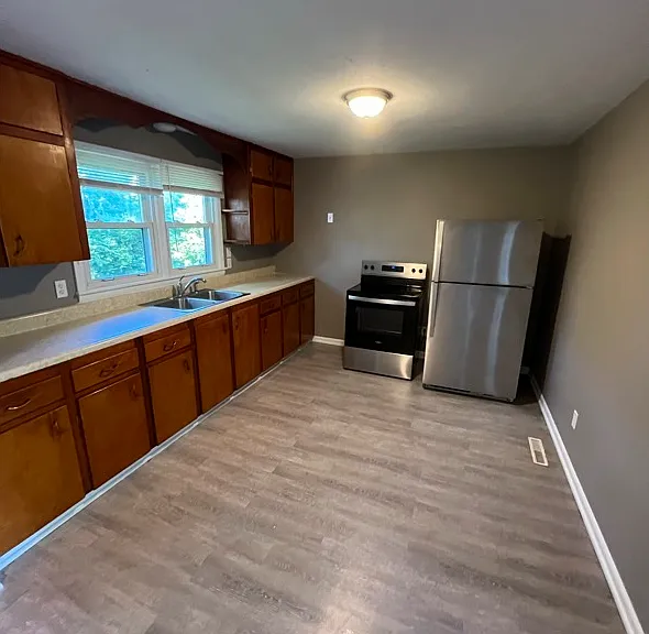 1623 Highridge Cir — Photo 2