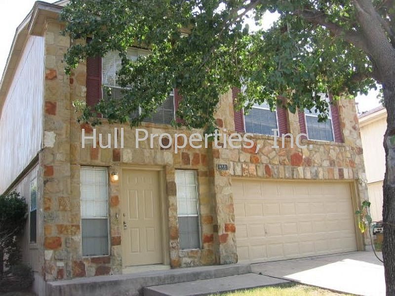 1st image of 811 Burnsall Gates Dr