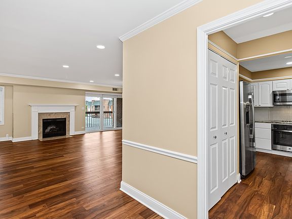 5th image of 205 Rivershire Ln APT 313