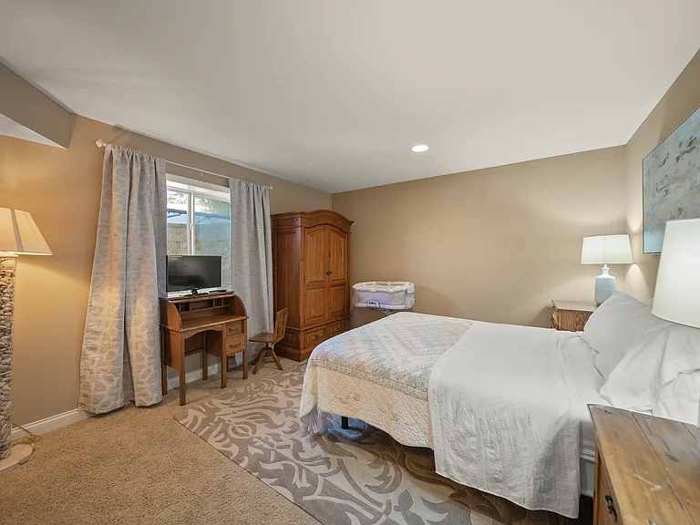 10599 Geist View Dr — Photo 40