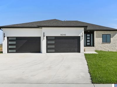 9240 Castle Pine Dr, Lincoln, NE, 68516