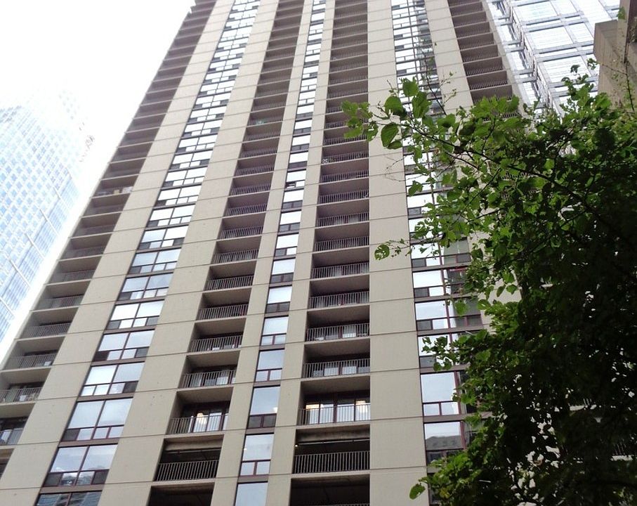 1st image of 200 N Dearborn St Unit 1107