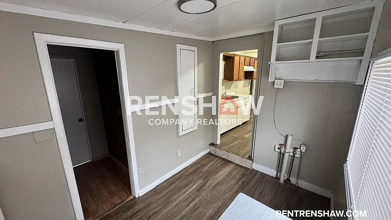 3 bed, 1.0 bath, 1015 sqft, $1,000 — Photo 3