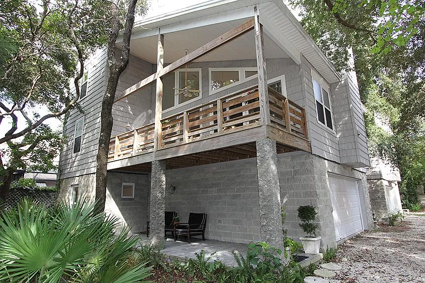 2379 Seminole Rd
