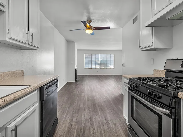 2415 Federal Ave #2419 — Photo 7